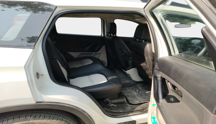 2022 Tata Safari XE, Diesel, Manual, 61,296 km, interior