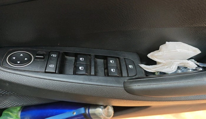 2024 KIA SELTOS  HTK PLUS 1.5 PETROL MT, Petrol, Manual, 23,482 km, interior