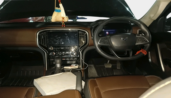 2024 Mahindra SCORPIO-N Z8 L DIESEL AT 2WD 7 STR, Diesel, Automatic, 17,527 km, interior