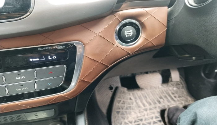 2019 Mahindra ALTURAS G4 4WD AT, Diesel, Automatic, 1,37,748 km, interior