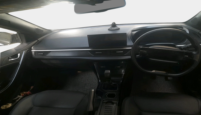 2024 Tata NEXON Fearless Plus (PS) 1.2 iCNG 6MT Dual Tone, CNG, Manual, 24,179 km, interior