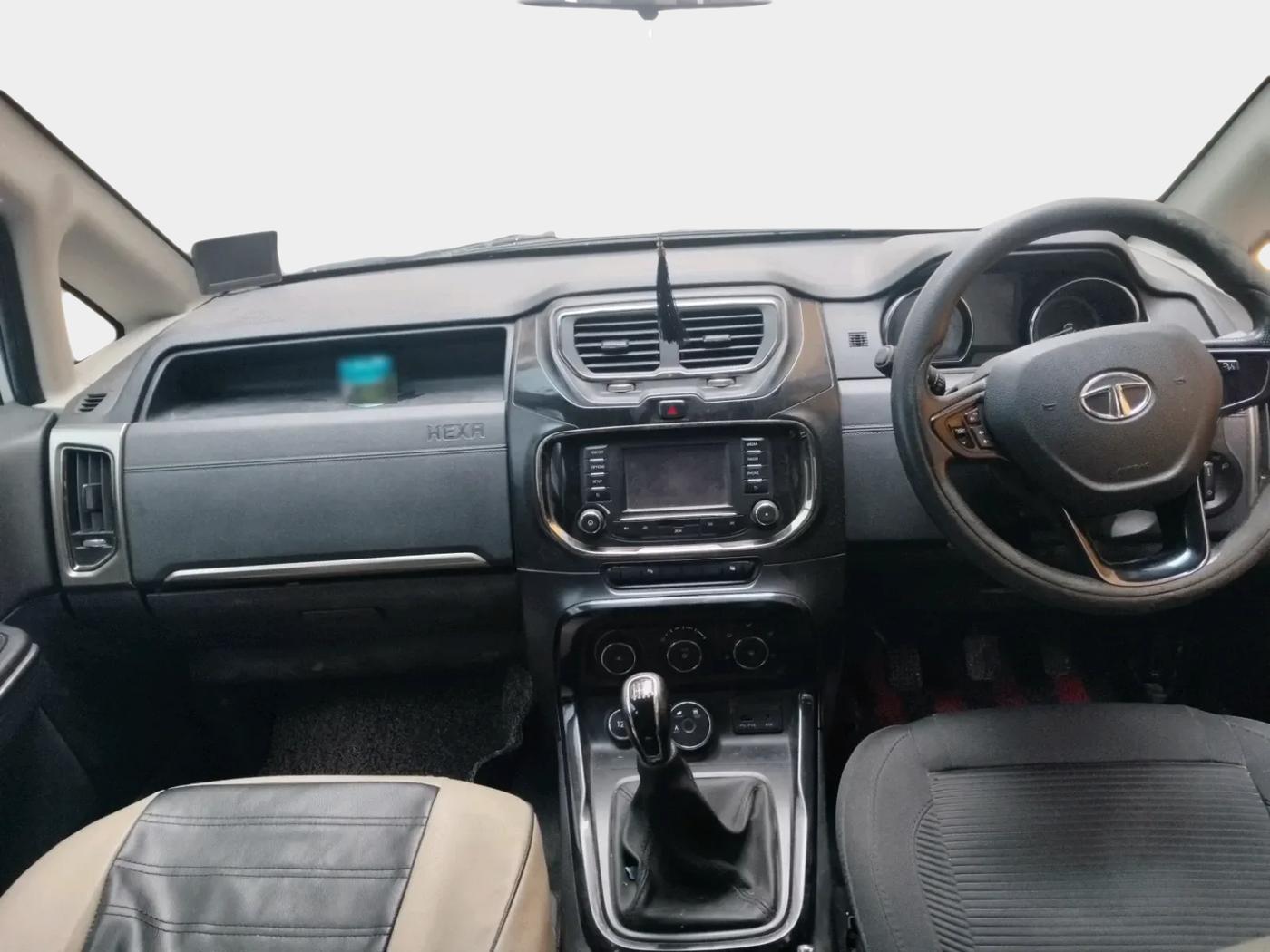 2018 Tata Hexa XM 4X2 7 STR, Diesel, Manual, 85,880 km, interior