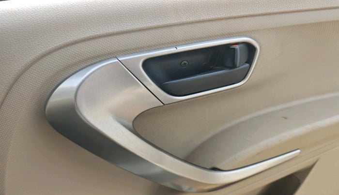 2022 Mahindra BOLERO NEO N10 R, Diesel, Manual, 1,40,279 km, interior