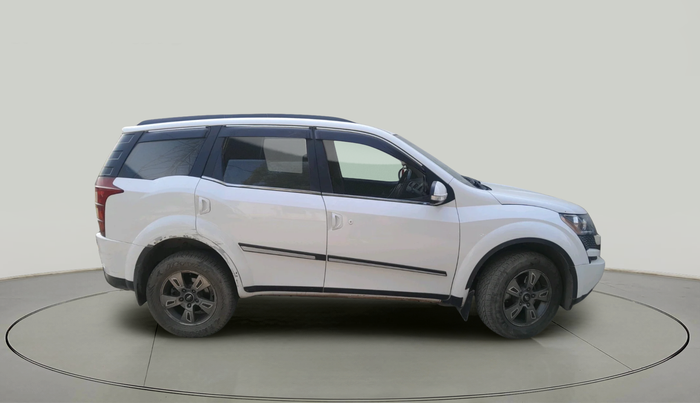 2014 Mahindra XUV500 W8, Diesel, Manual, 1,24,383 km, exterior