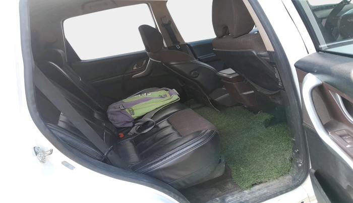 2014 Mahindra XUV500 W8, Diesel, Manual, 1,24,383 km, interior