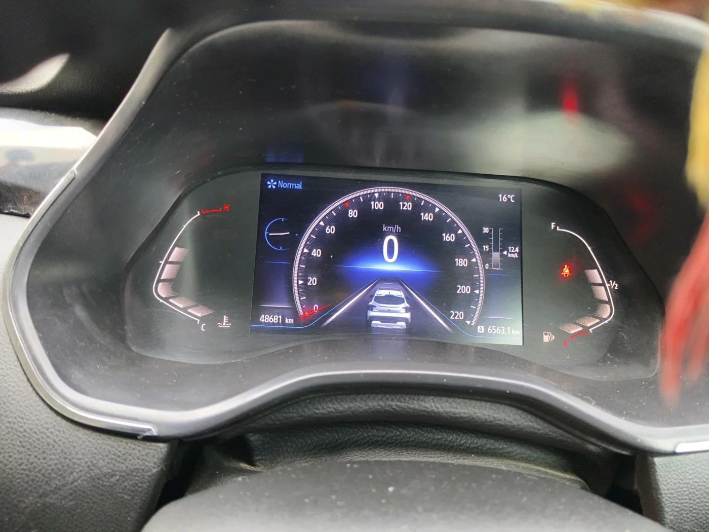 2022 Renault Kiger RXZ MT DUAL TONE, Petrol, Manual, 48,681 km, interior