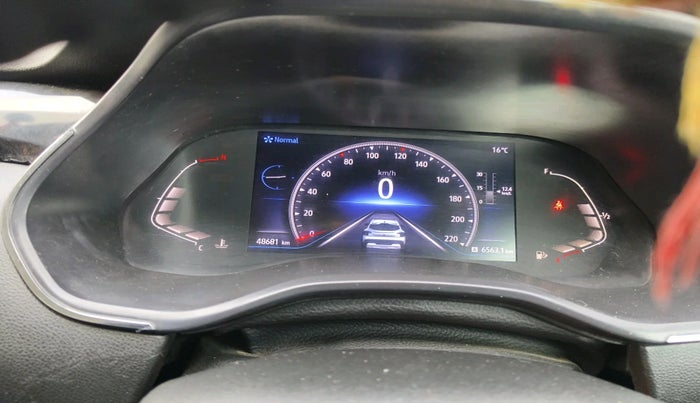 2022 Renault Kiger RXZ MT DUAL TONE, Petrol, Manual, 48,681 km, interior