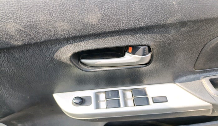 2011 Maruti Wagon R 1.0 VXI, Petrol, Manual, 61,128 km, interior