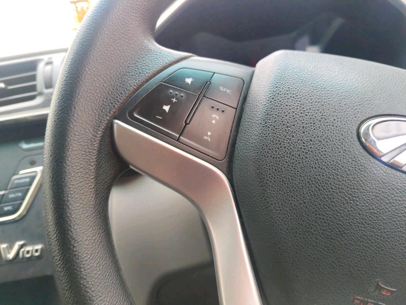2016 Mahindra Kuv100 K6 PLUS D 6 STR, Diesel, Manual, 17,581 km, interior