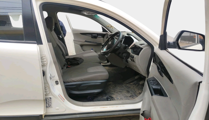 2016 Mahindra Kuv100 K6 PLUS D 6 STR, Diesel, Manual, 17,581 km, interior