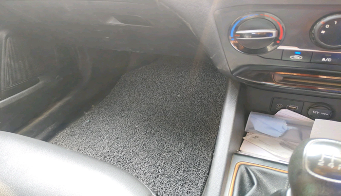 2017 Hyundai i20 Active 1.2 S, Petrol, Manual, 1,26,640 km, interior