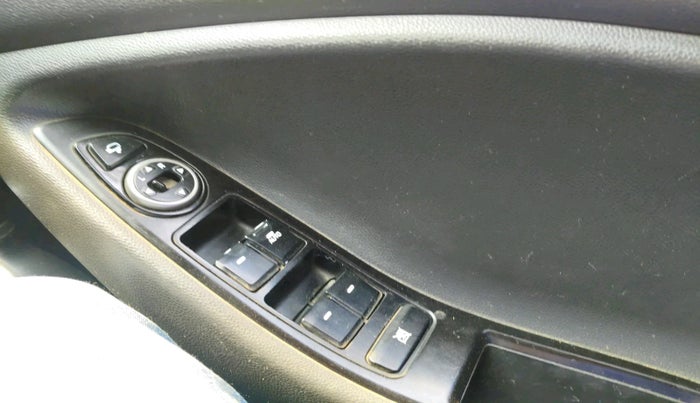 2017 Hyundai i20 Active 1.2 S, Petrol, Manual, 1,26,640 km, interior