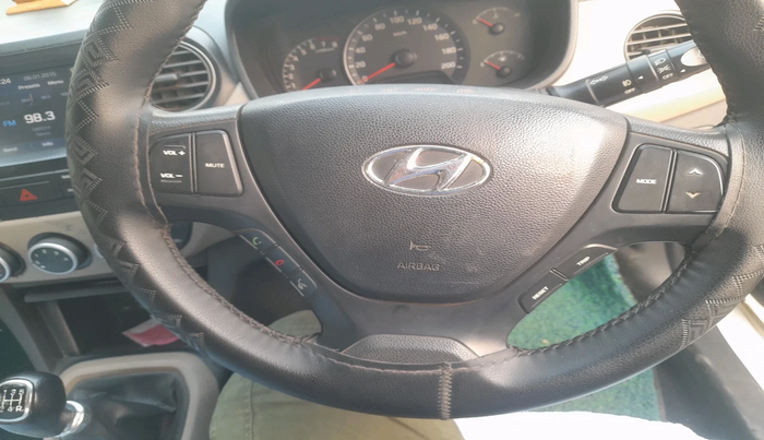 2017 Hyundai Xcent SX 1.2, Petrol, Manual, 48,995 km, interior