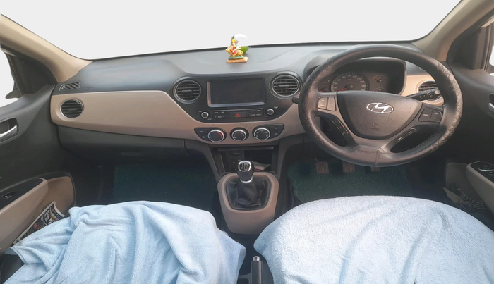 2017 Hyundai Xcent SX 1.2, Petrol, Manual, 48,995 km, interior