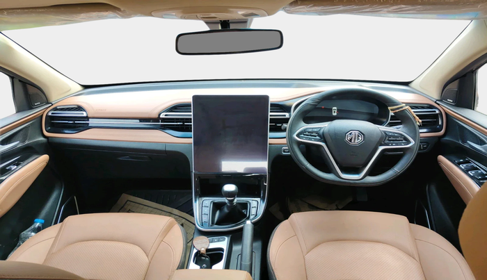 2024 MG HECTOR PLUS SHARP PRO 2.0 TURBO DIESEL 7 STR, Diesel, Manual, 5,608 km, interior