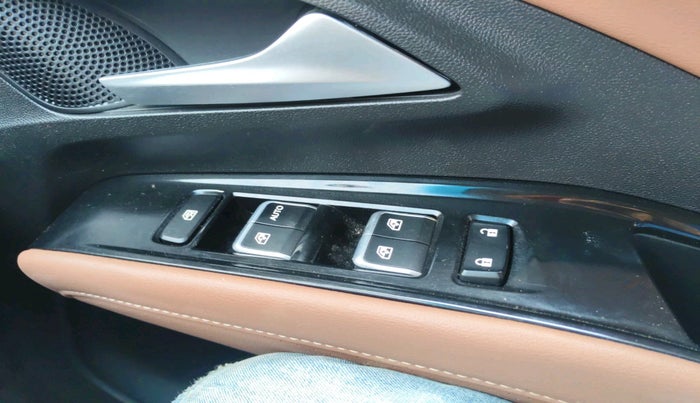 2024 MG HECTOR PLUS SHARP PRO 2.0 TURBO DIESEL 7 STR, Diesel, Manual, 5,608 km, interior