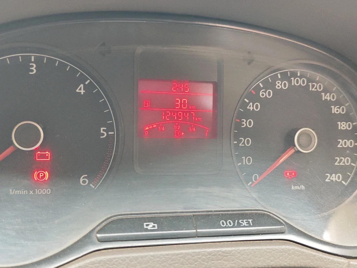 2012 Volkswagen Vento HIGHLINE DIESEL 1.6, Diesel, Manual, 1,24,947 km, interior
