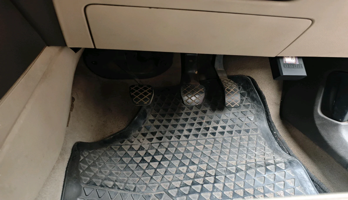 2012 Volkswagen Vento HIGHLINE DIESEL 1.6, Diesel, Manual, 1,24,947 km, interior