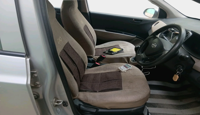 2014 Hyundai Grand i10 MAGNA 1.2 KAPPA VTVT, Petrol, Manual, 1,22,963 km, interior