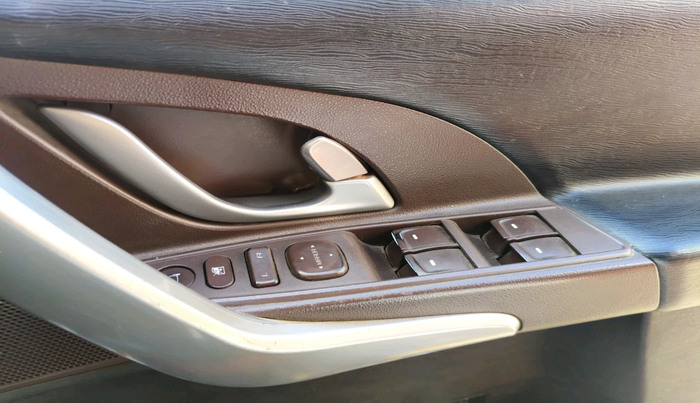 2013 Mahindra XUV500 W8, Diesel, Manual, 1,09,683 km, interior