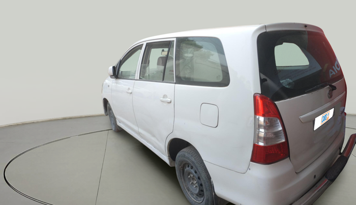 2014 Toyota Innova 2.5 GX 8 STR, Diesel, Manual, 1,61,772 km, exterior