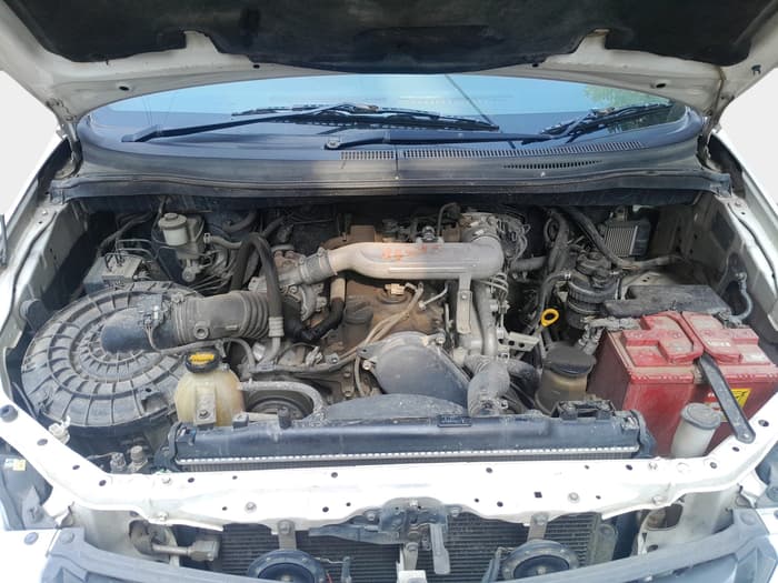 2014 Toyota Innova 2.5 GX 8 STR, Diesel, Manual, 1,61,772 km, exterior