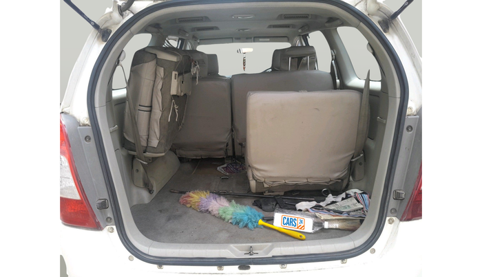 2014 Toyota Innova 2.5 GX 8 STR, Diesel, Manual, 1,61,772 km, exterior