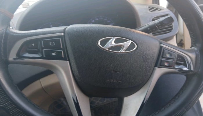 2012 Hyundai Verna FLUIDIC 1.6 CRDI SX, Diesel, Manual, 1,71,934 km, interior