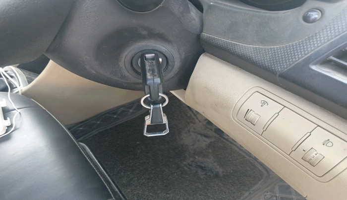 2012 Hyundai Verna FLUIDIC 1.6 CRDI SX, Diesel, Manual, 1,71,934 km, interior