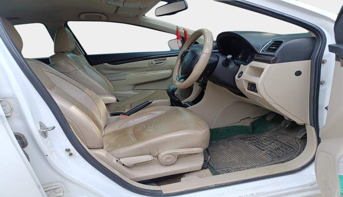 2016 Maruti Ciaz ZDI+ SHVS, Diesel, Manual, 90,579 km, interior