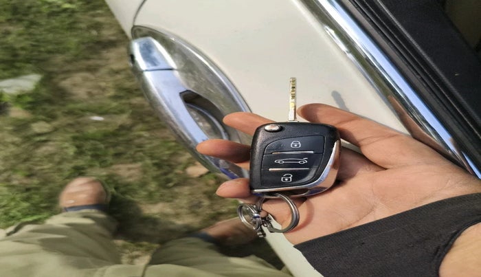 2020 Maruti Dzire VXI, Petrol, Manual, 84,673 km, interior