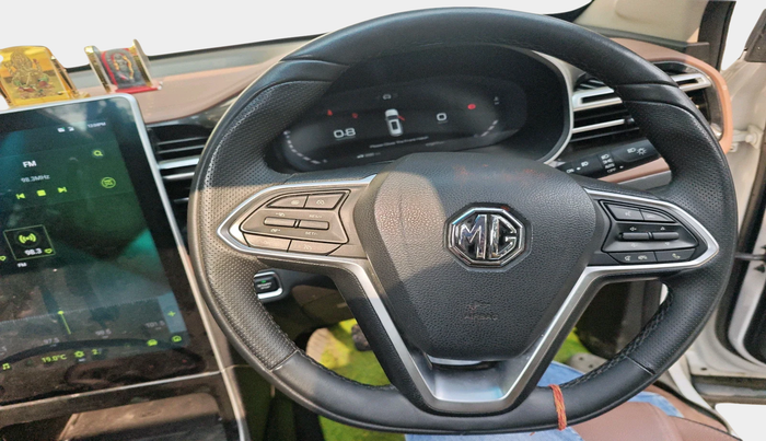 2024 MG HECTOR PLUS SHARP PRO 2.0 TURBO DIESEL 7 STR, Diesel, Manual, 17,377 km, interior