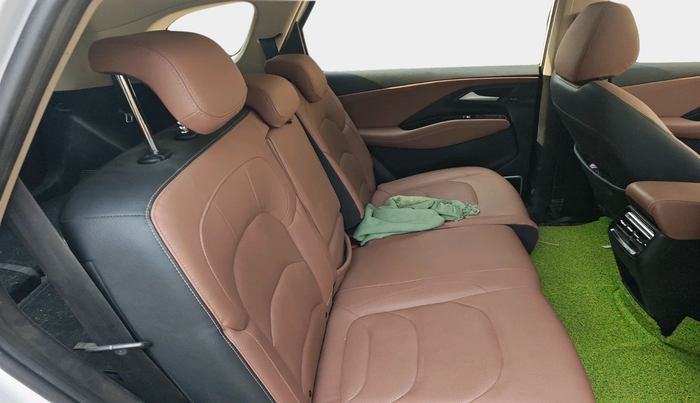 2024 MG HECTOR PLUS SHARP PRO 2.0 TURBO DIESEL 7 STR, Diesel, Manual, 17,377 km, interior