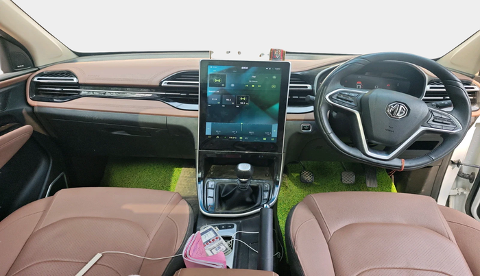 2024 MG HECTOR PLUS SHARP PRO 2.0 TURBO DIESEL 7 STR, Diesel, Manual, 17,377 km, interior