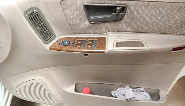 2012 Tata Safari 4X2 EX DICOR 2.2 VTT, Diesel, Manual, 61,740 km, interior