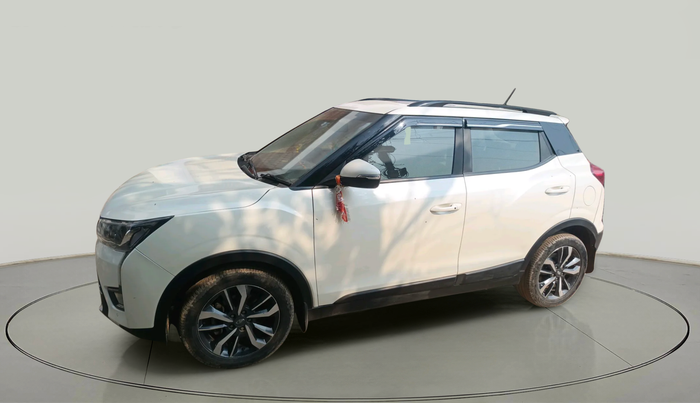 2021 Mahindra XUV300 W8 (O) 1.2 PETROL AMT, Petrol, Automatic, 1,18,793 km, exterior