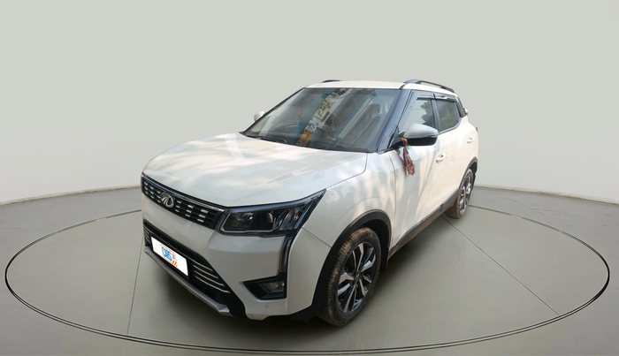 2021 Mahindra XUV300 W8 (O) 1.2 PETROL AMT, Petrol, Automatic, 1,18,793 km, exterior