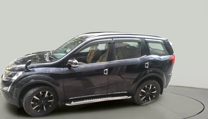 2018 Mahindra XUV500 W11, Diesel, Manual, 82,651 km, exterior