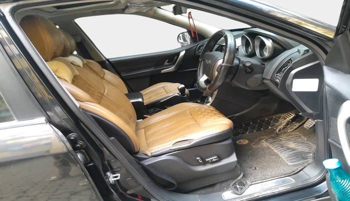 2018 Mahindra XUV500 W11, Diesel, Manual, 82,651 km, interior