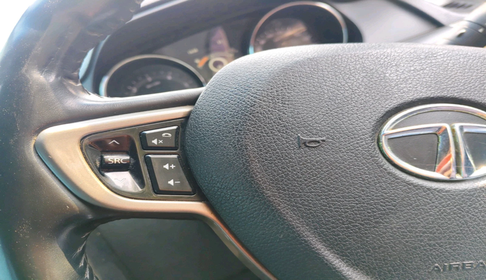 2017 Tata Hexa XT 4X2 7 STR, Diesel, Manual, 92,109 km, interior