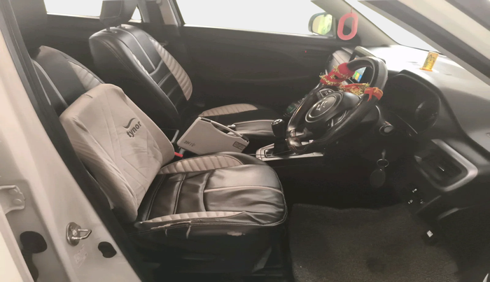 2022 Maruti BREZZA VXI SMART HYBRID, Petrol, Manual, 56,329 km, interior