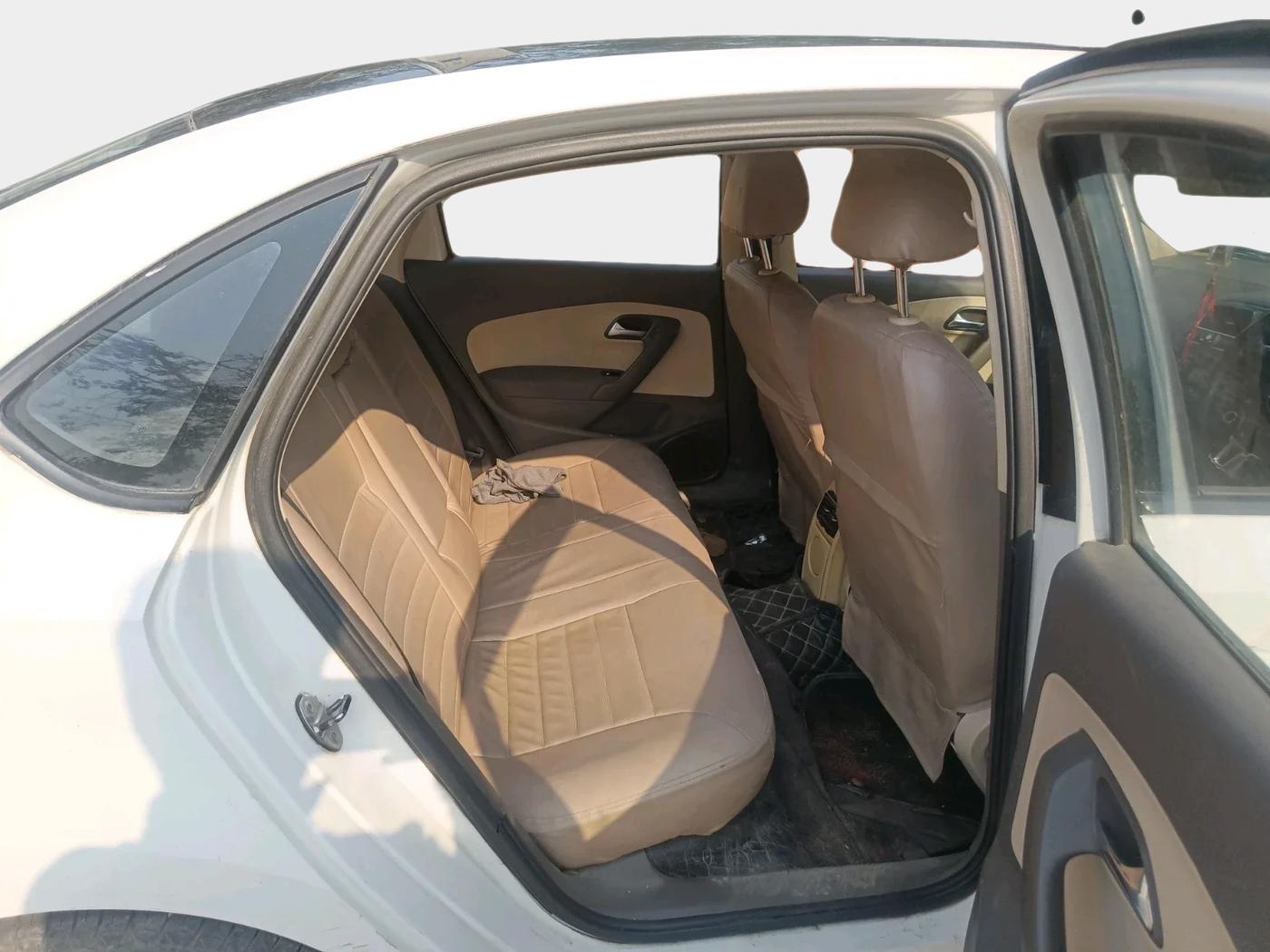 2012 Volkswagen Vento COMFORTLINE 1.6, CNG, Manual, 1,33,118 km, interior