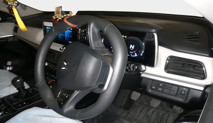 2024 Mahindra XUV700 AX 7 LUXURY D MT 7 STR, Diesel, Manual, 31,151 km, interior