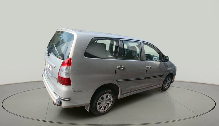 2013 Toyota Innova 2.5 GX 7 STR, Diesel, Manual, 1,15,129 km, exterior