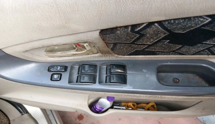 2013 Toyota Innova 2.5 GX 7 STR, Diesel, Manual, 1,15,129 km, interior