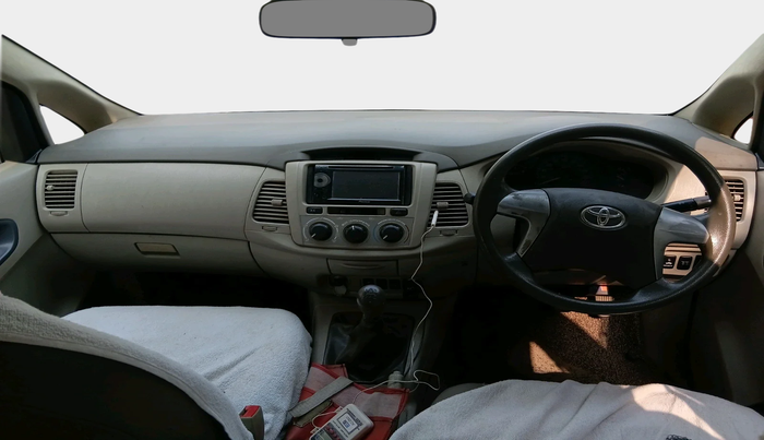 2013 Toyota Innova 2.5 GX 7 STR, Diesel, Manual, 1,15,129 km, interior