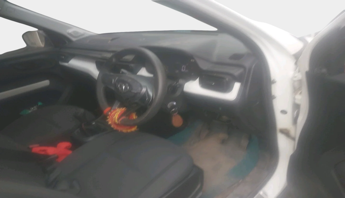 2023 Tata PUNCH PURE MT CNG, Petrol, Manual, 40,084 km, interior