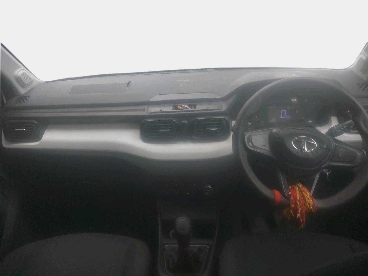 2023 Tata PUNCH PURE MT CNG, Petrol, Manual, 41,522 km, interior