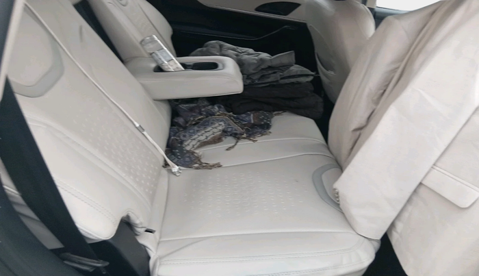 2023 Mahindra XUV700 AX 5 D MT 7 STR, Diesel, Manual, 1,12,244 km, interior