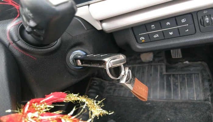 2023 Mahindra XUV700 AX 5 D MT 7 STR, Diesel, Manual, 1,12,244 km, interior